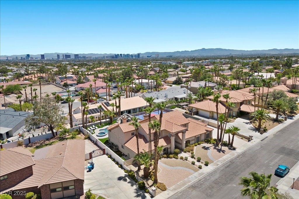Las Vegas, Nevada 89117, United States, 4 Bedrooms Bedrooms, ,4 BathroomsBathrooms,Residential,Active,251543