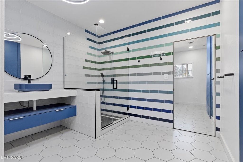 Las Vegas, Nevada 89117, United States, 4 Bedrooms Bedrooms, ,4 BathroomsBathrooms,Residential,Active,251543