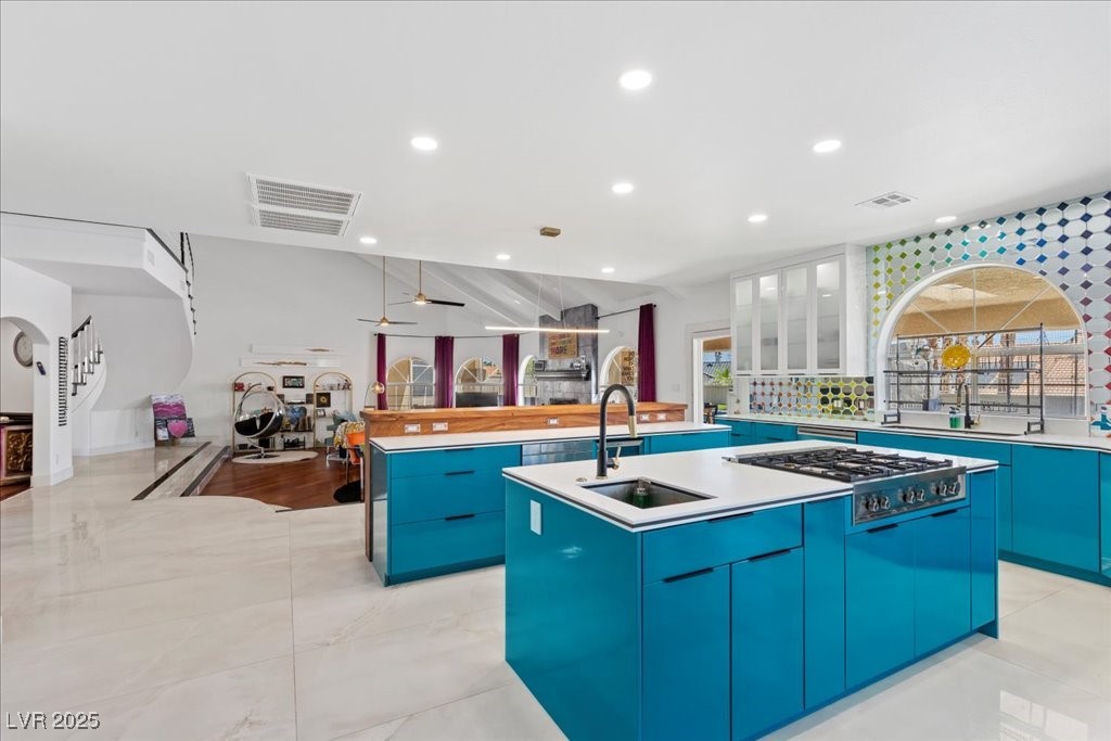 Las Vegas, Nevada 89117, United States, 4 Bedrooms Bedrooms, ,4 BathroomsBathrooms,Residential,Active,251543