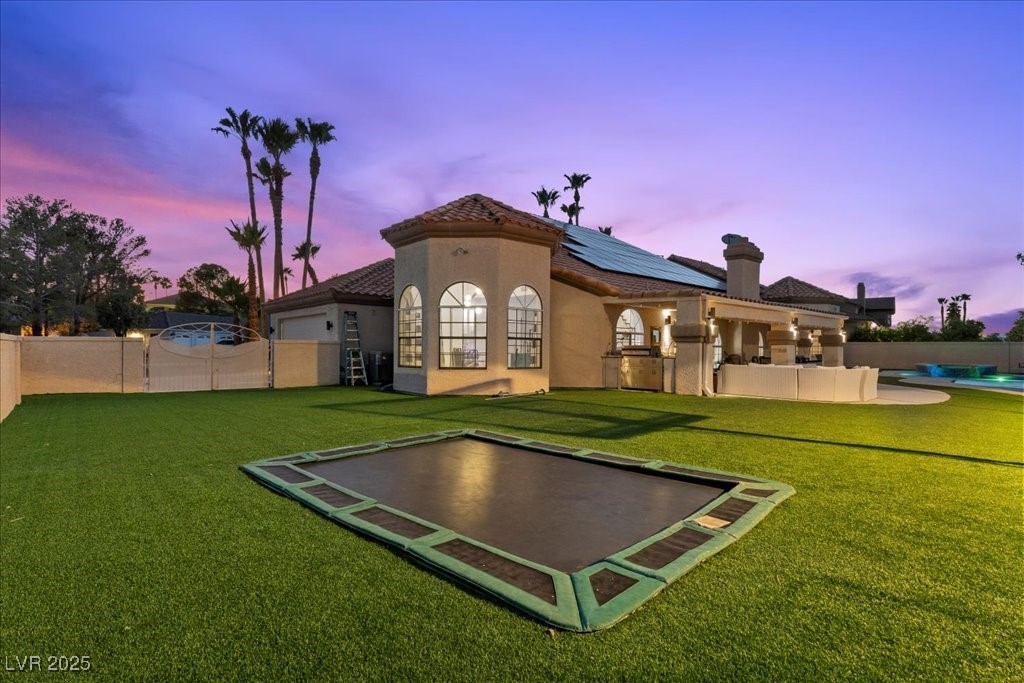 Las Vegas, Nevada 89117, United States, 4 Bedrooms Bedrooms, ,4 BathroomsBathrooms,Residential,Active,251543