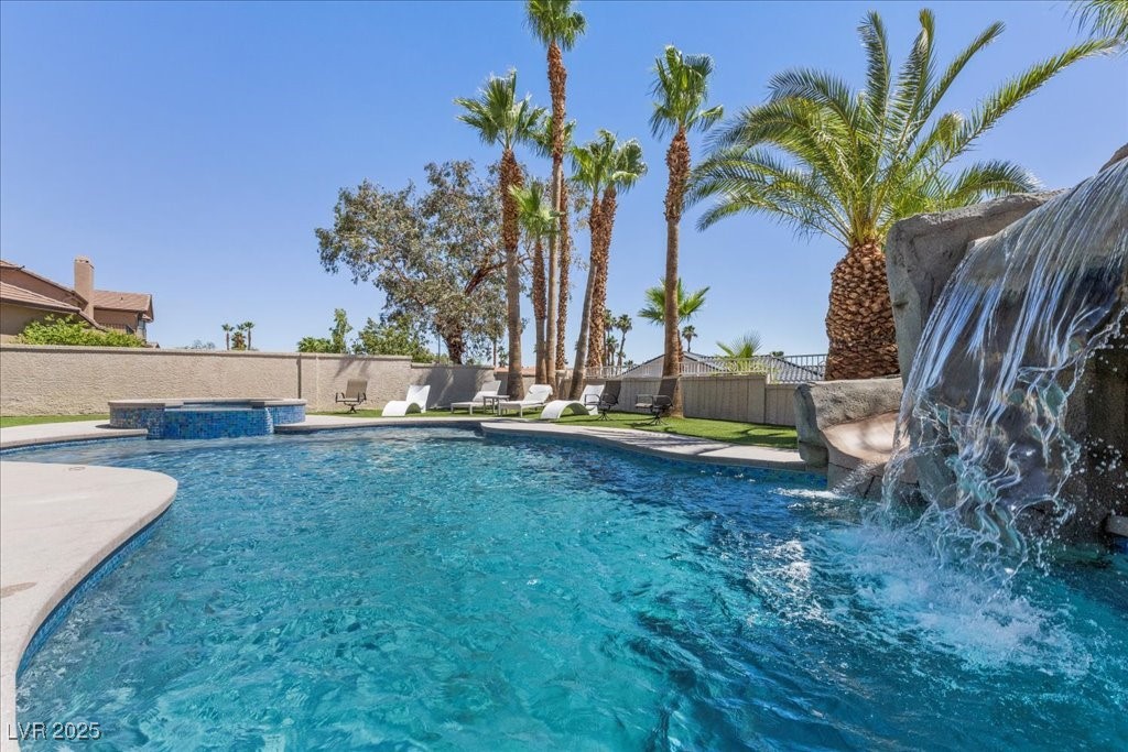 Las Vegas, Nevada 89117, United States, 4 Bedrooms Bedrooms, ,4 BathroomsBathrooms,Residential,Active,251543