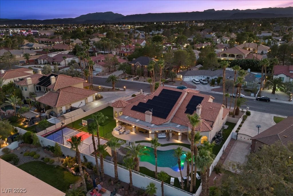 Las Vegas, Nevada 89117, United States, 4 Bedrooms Bedrooms, ,4 BathroomsBathrooms,Residential,Active,251543