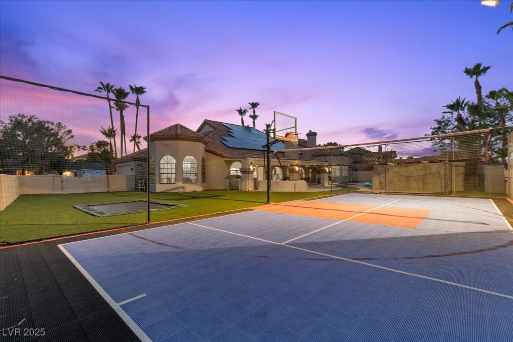 Las Vegas, Nevada 89117, United States, 4 Bedrooms Bedrooms, ,4 BathroomsBathrooms,Residential,Active,251543