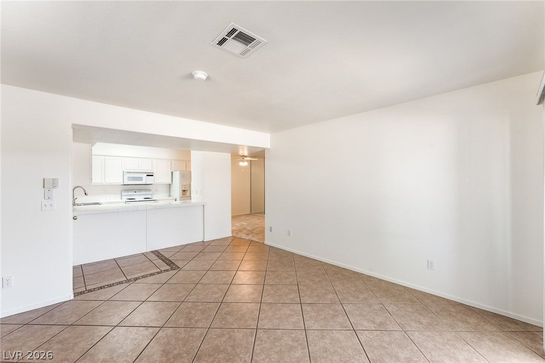 2725 S Nellis Boulevard 1086
