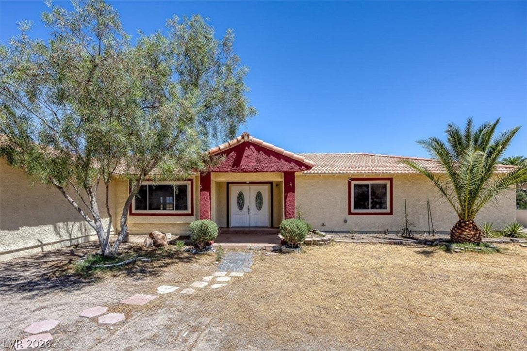 90 E Levi Avenue