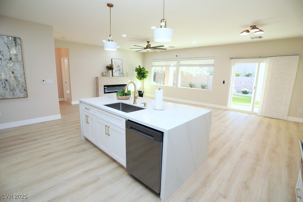 Henderson, Nevada 89044, United States, 2 Bedrooms Bedrooms, ,2 BathroomsBathrooms,Residential,Active,190443