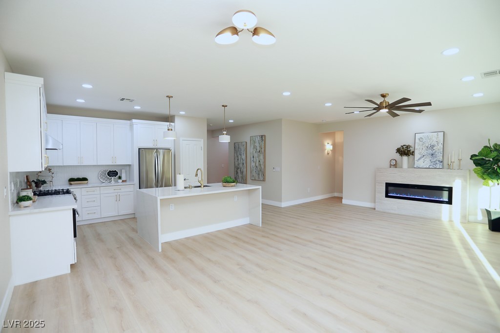 Henderson, Nevada 89044, United States, 2 Bedrooms Bedrooms, ,2 BathroomsBathrooms,Residential,Active,190443