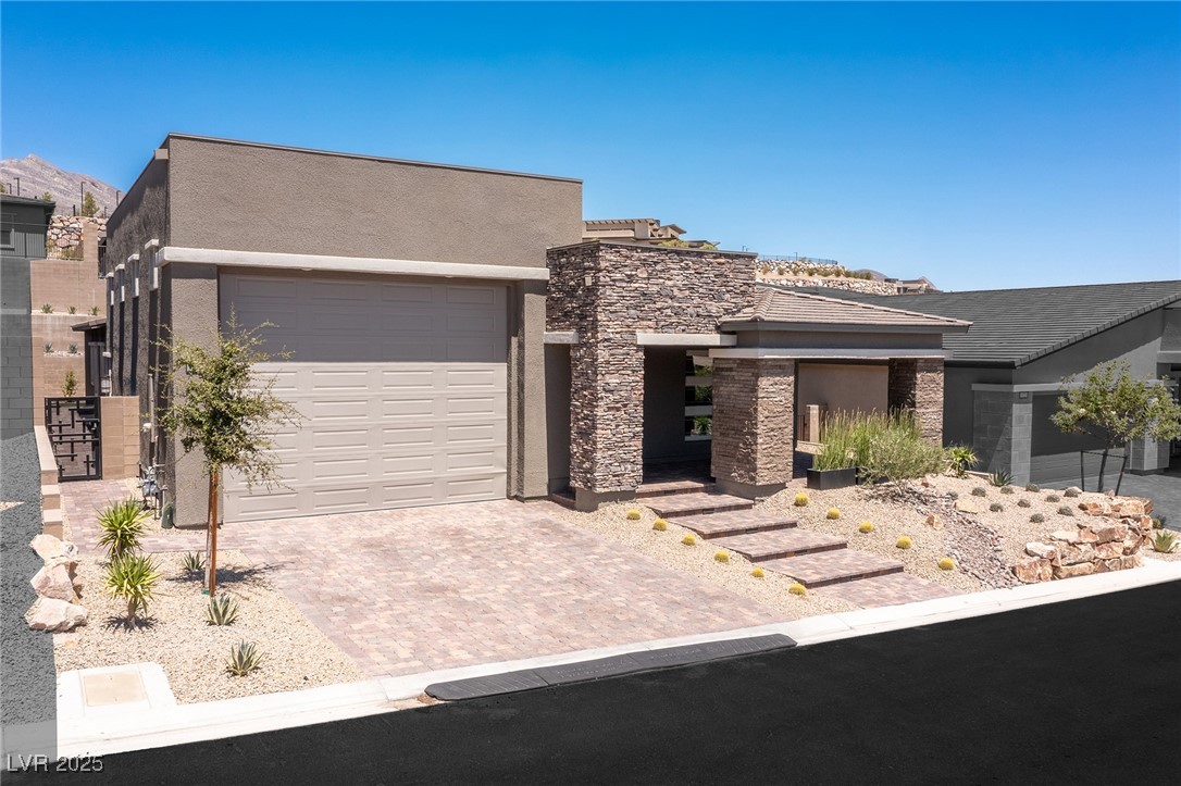 977 Woodburn Lane