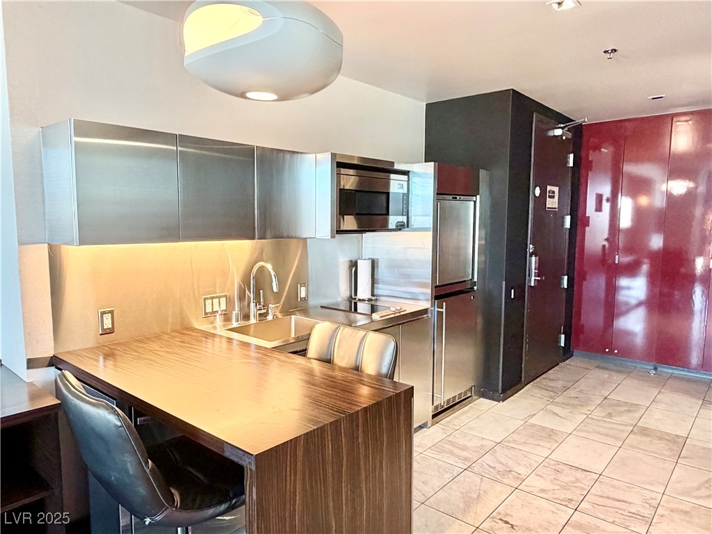 4381 W Flamingo Road 3903