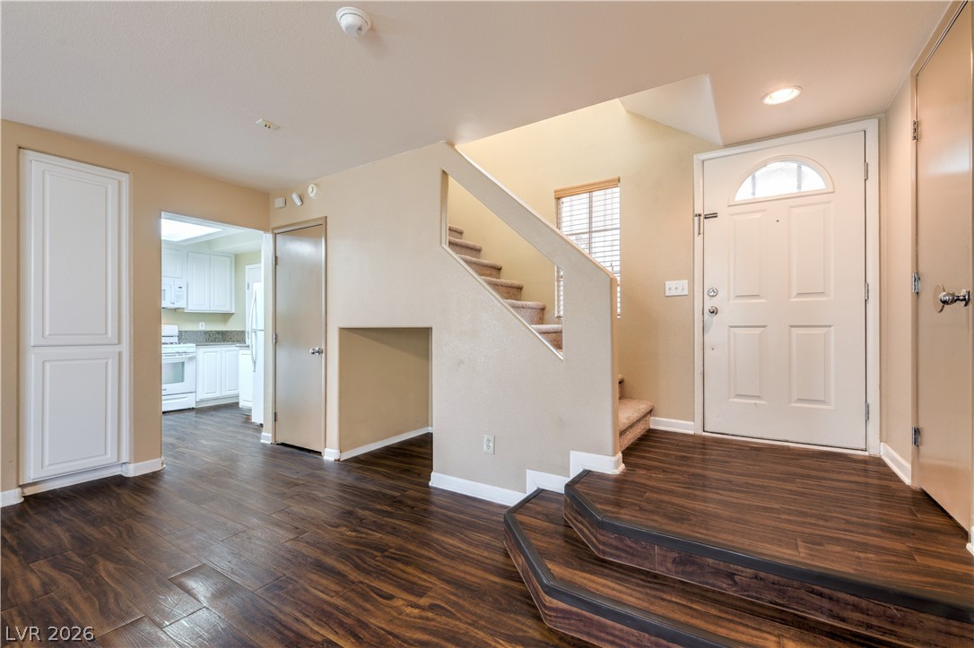 10193 Crepe Myrtle Court