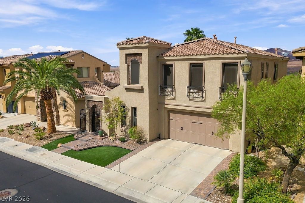 584 Via Colmo Avenue