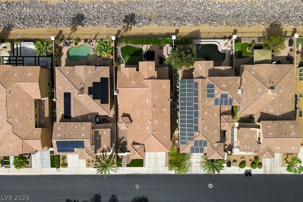 584 Via Colmo Avenue