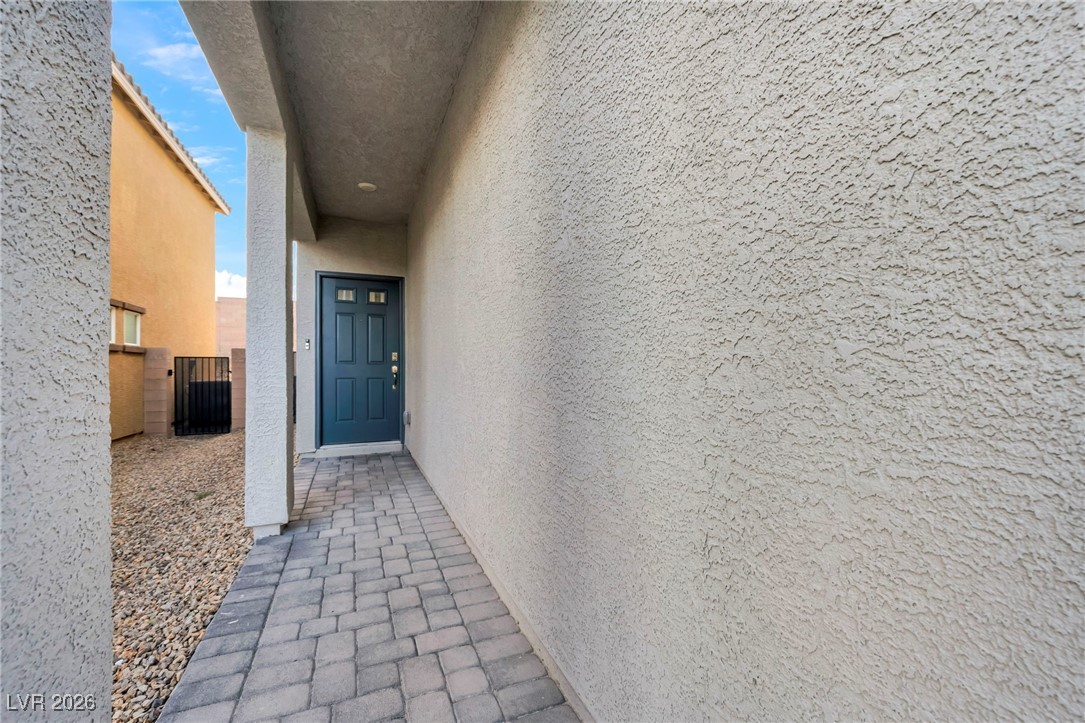 10285 Crimson Meadow Avenue