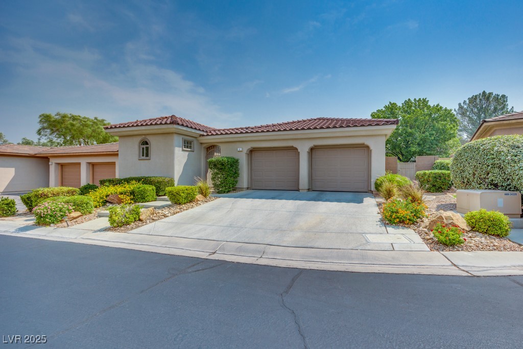 6 Emerald Dunes Circle