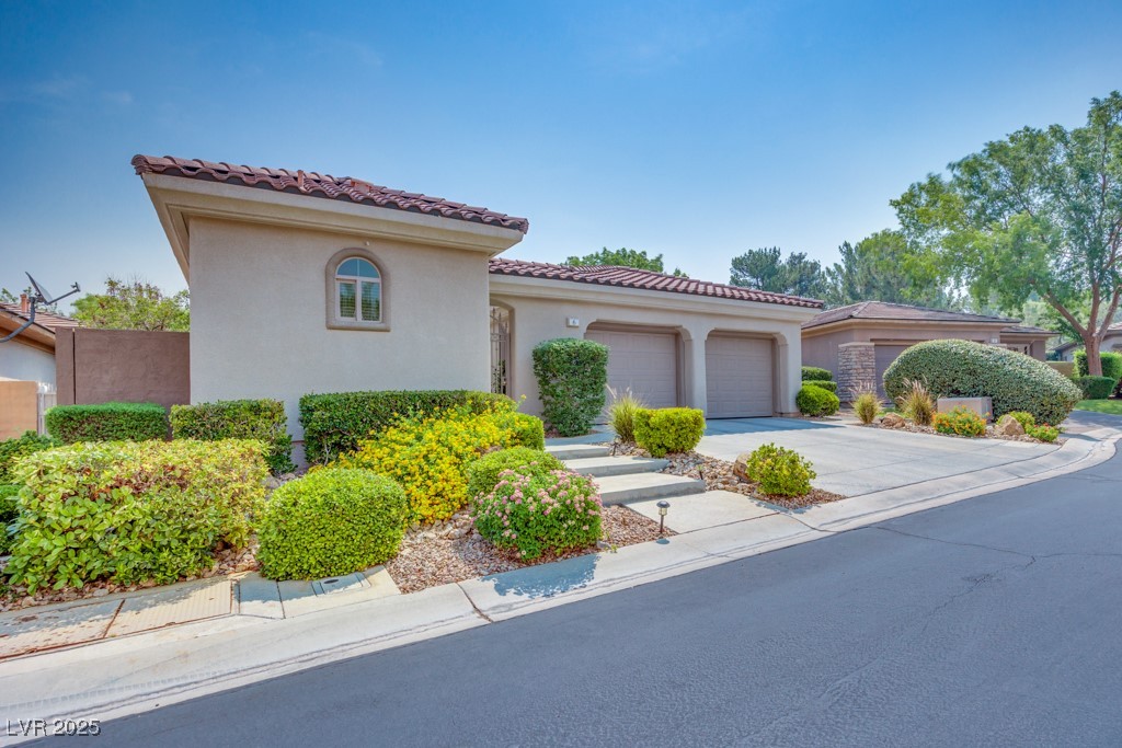 6 Emerald Dunes Circle