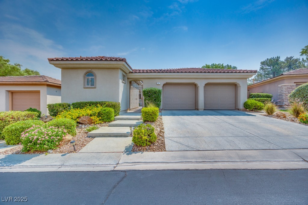 6 Emerald Dunes Circle