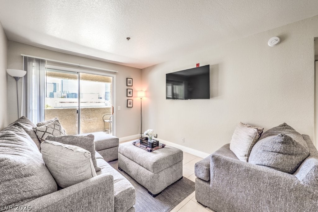 4200 S Valley View Boulevard 2081