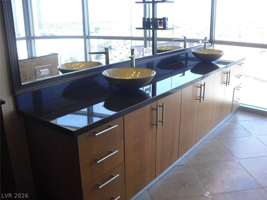 200 W Sahara Avenue 1208