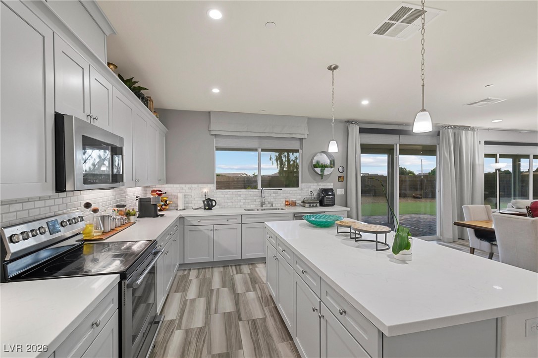 Properties 1 4420 N Bonita Vista Street