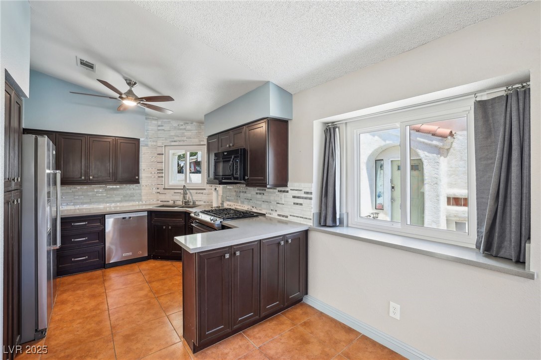 Properties 1 371 Legacy Drive