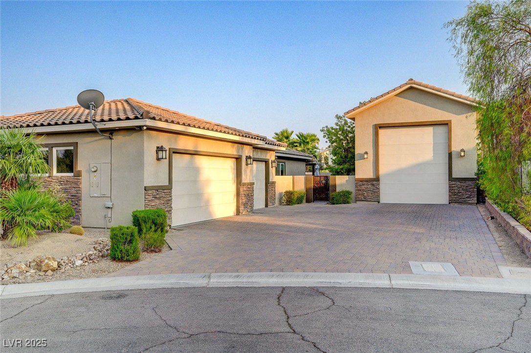 5595 El Camino Road