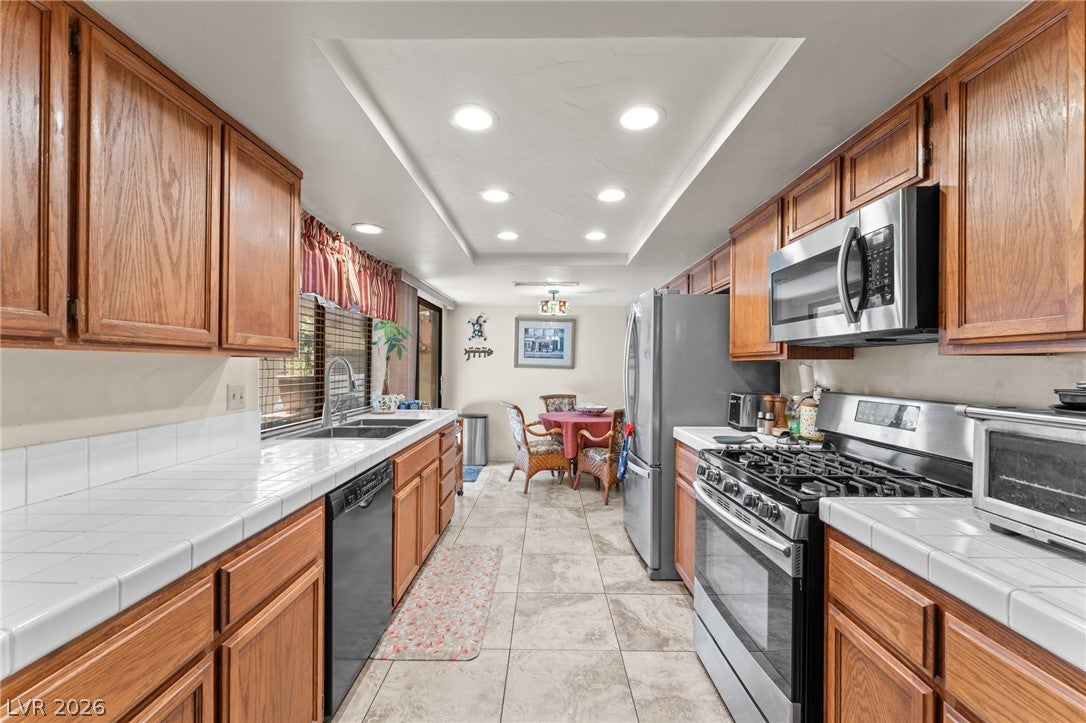 2402 Pickwick Drive