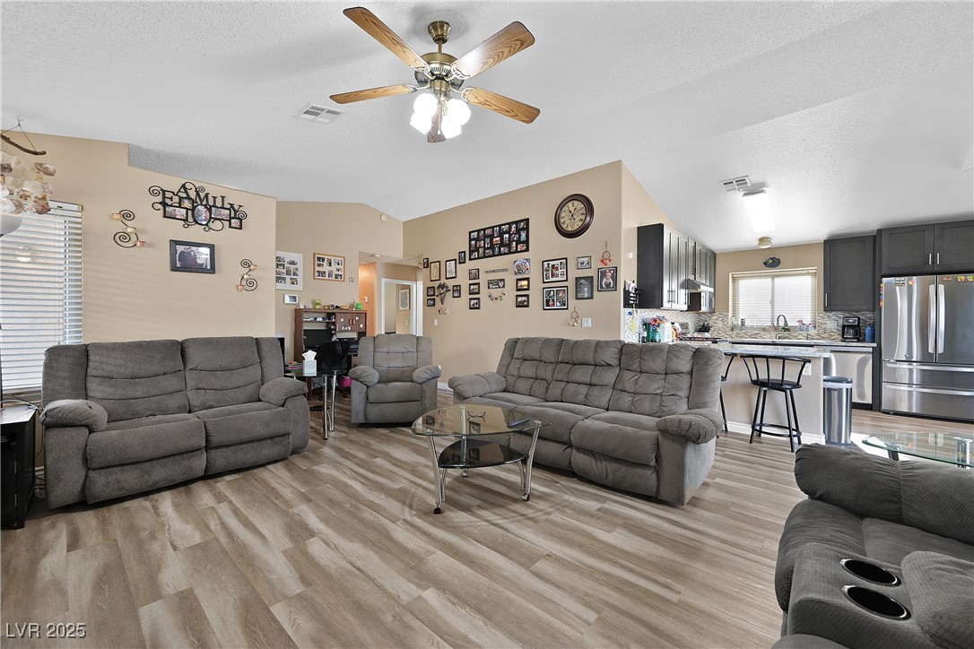 Las Vegas, Nevada 89110, United States, 3 Bedrooms Bedrooms, ,2 BathroomsBathrooms,Residential,Active,109150