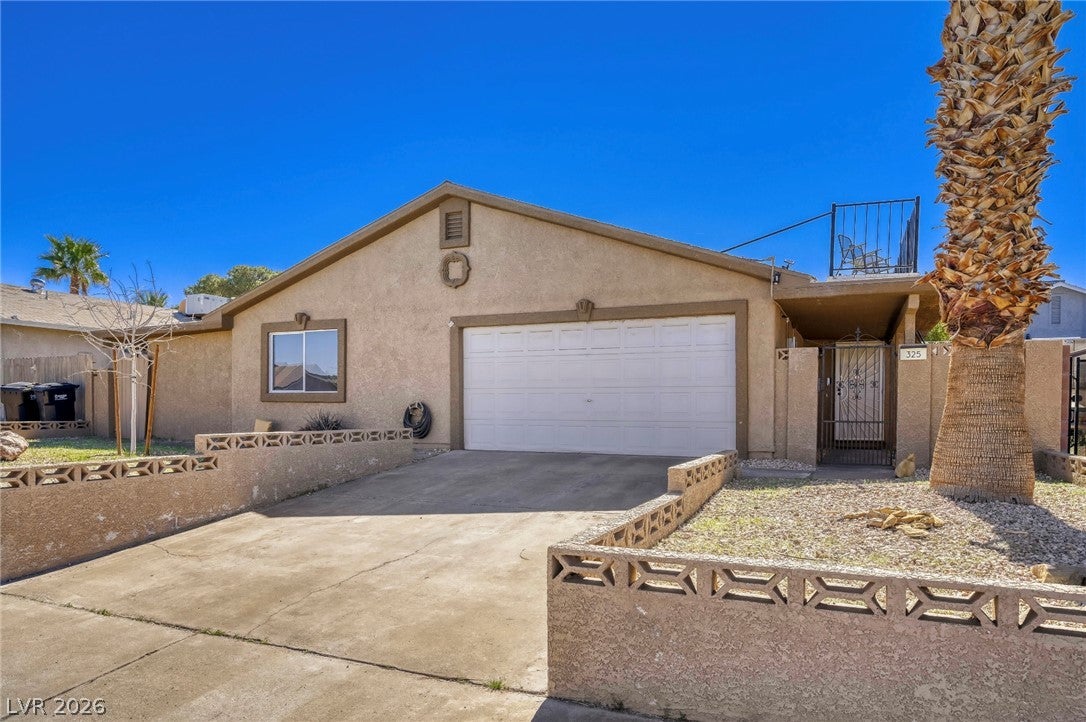 325 W Rochell Drive