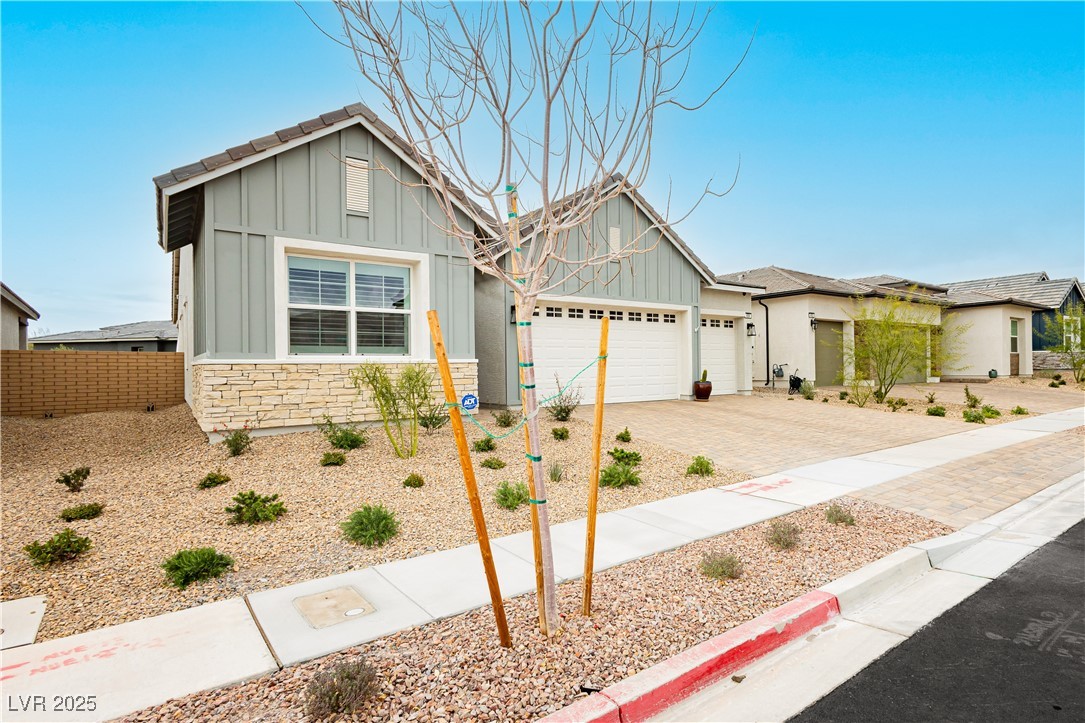 856 Watford Place
