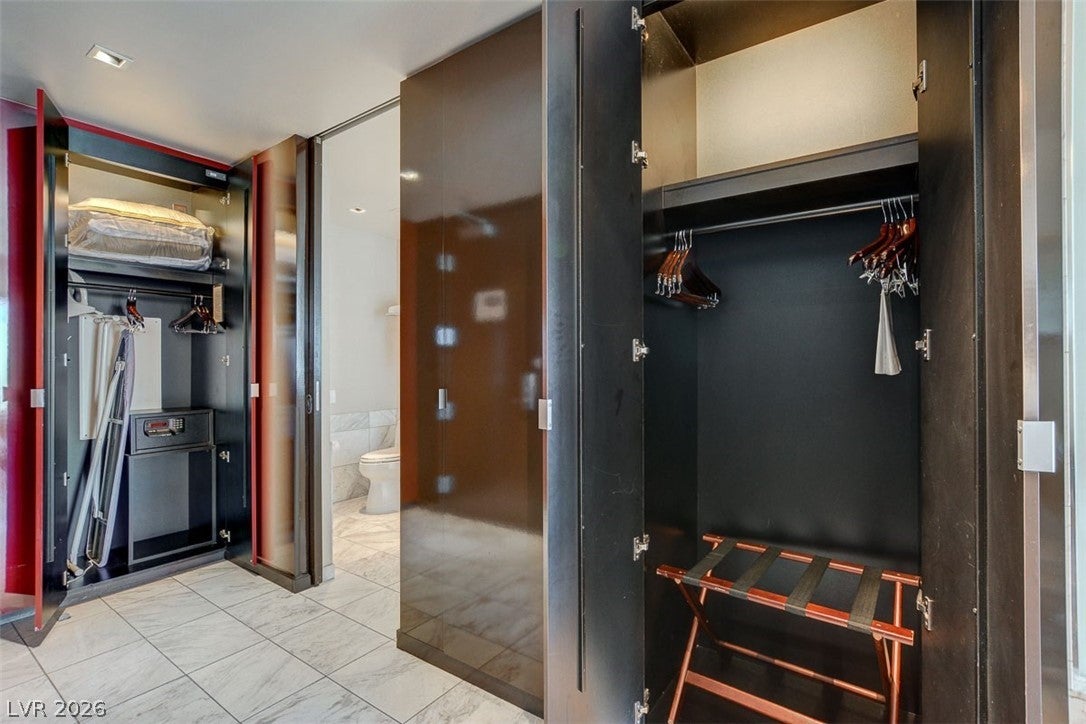 4381 W Flamingo Road 2106