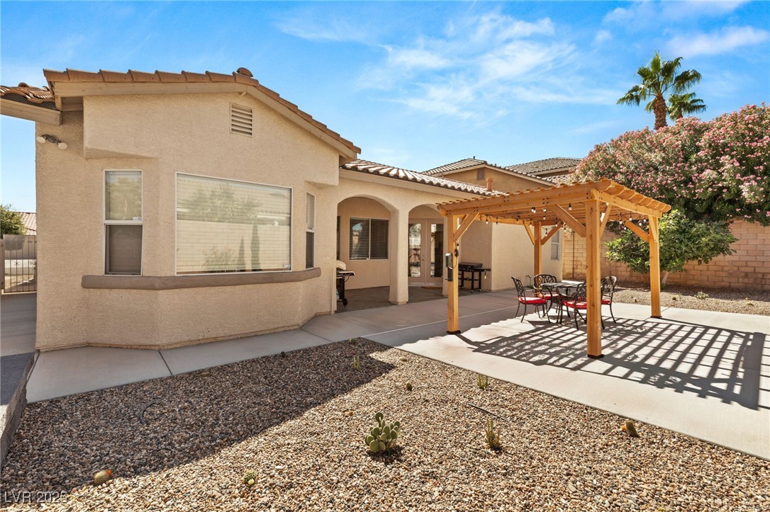 Las Vegas, Nevada 89117, United States, 3 Bedrooms Bedrooms, ,3 BathroomsBathrooms,Residential,Pending,23107