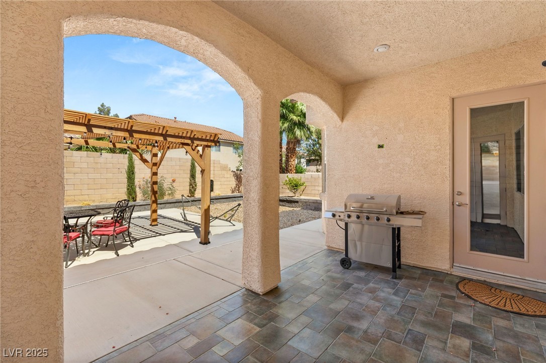 Las Vegas, Nevada 89117, United States, 3 Bedrooms Bedrooms, ,3 BathroomsBathrooms,Residential,Pending,23107