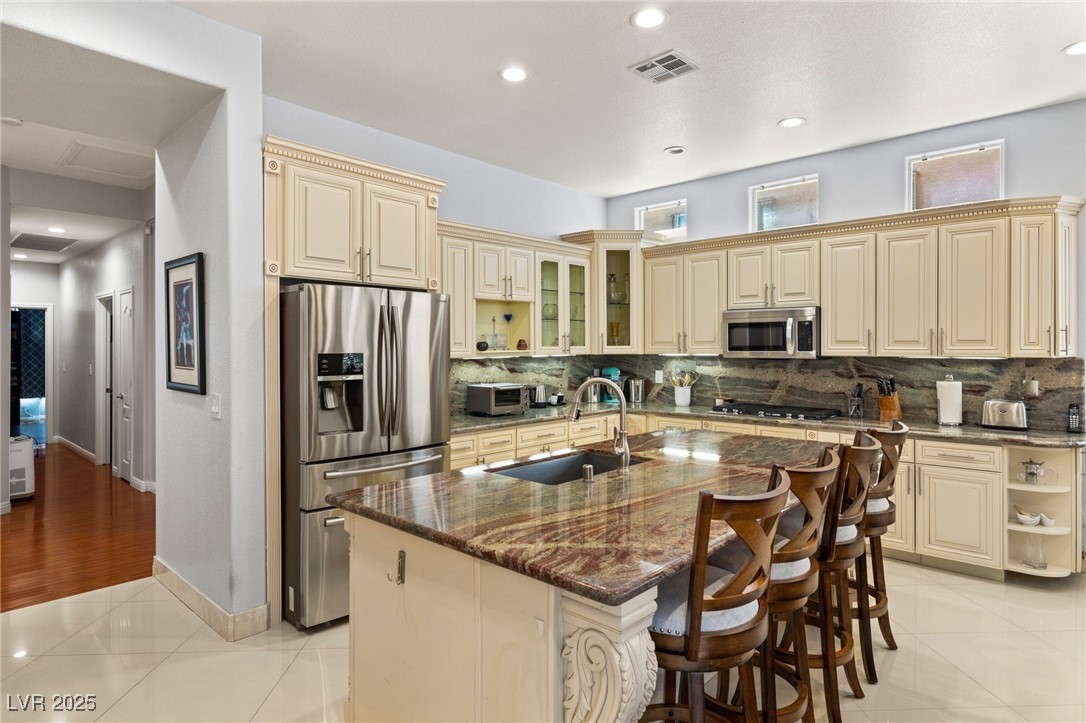 Las Vegas, Nevada 89117, United States, 3 Bedrooms Bedrooms, ,3 BathroomsBathrooms,Residential,Pending,23107