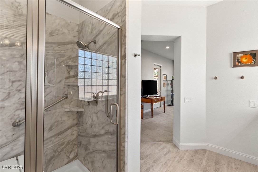 Las Vegas, Nevada 89117, United States, 3 Bedrooms Bedrooms, ,3 BathroomsBathrooms,Residential,Pending,23107