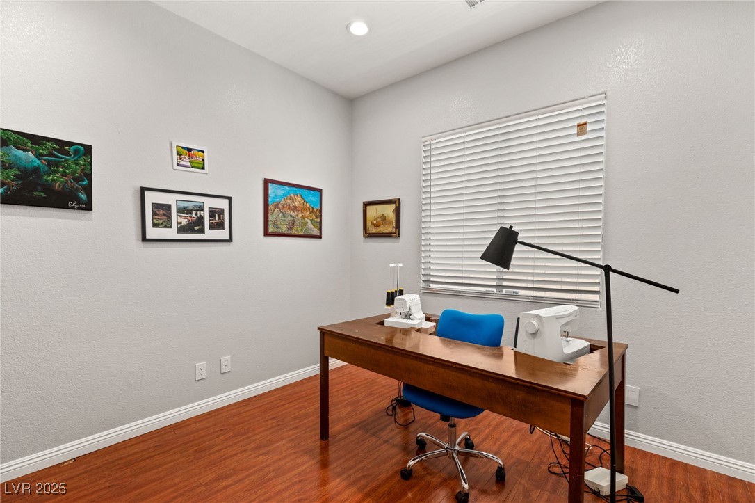 Las Vegas, Nevada 89117, United States, 3 Bedrooms Bedrooms, ,3 BathroomsBathrooms,Residential,Pending,23107