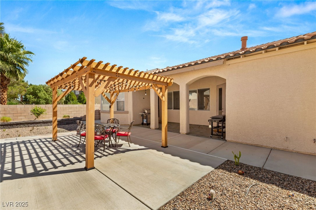 Las Vegas, Nevada 89117, United States, 3 Bedrooms Bedrooms, ,3 BathroomsBathrooms,Residential,Pending,23107