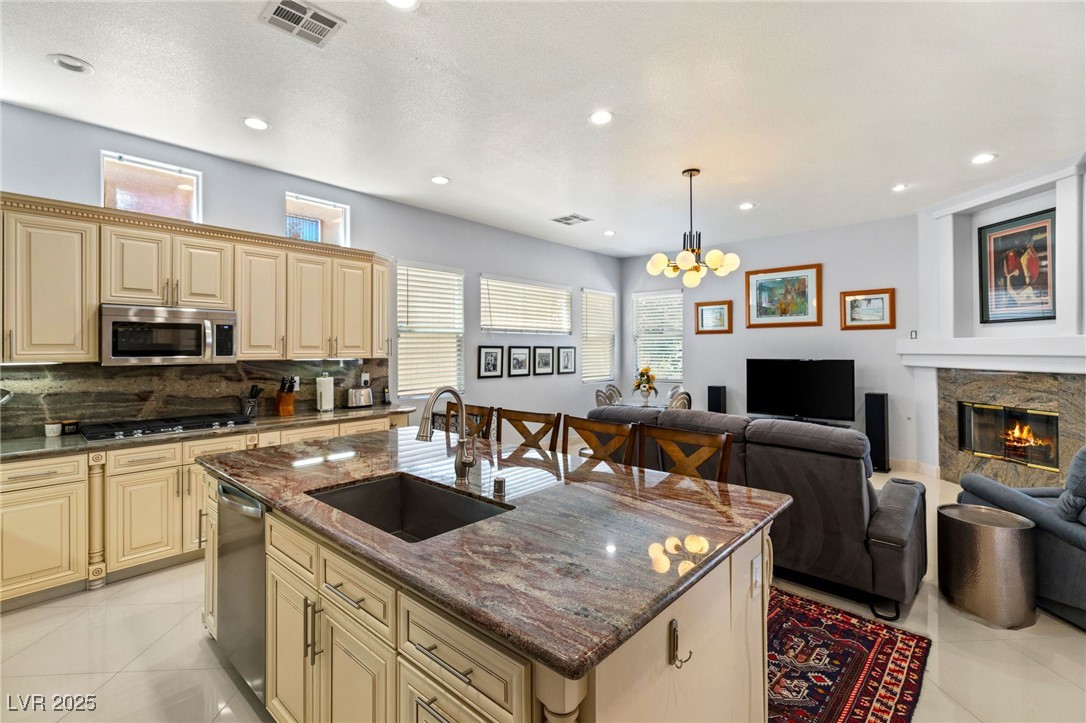 Las Vegas, Nevada 89117, United States, 3 Bedrooms Bedrooms, ,3 BathroomsBathrooms,Residential,Pending,23107