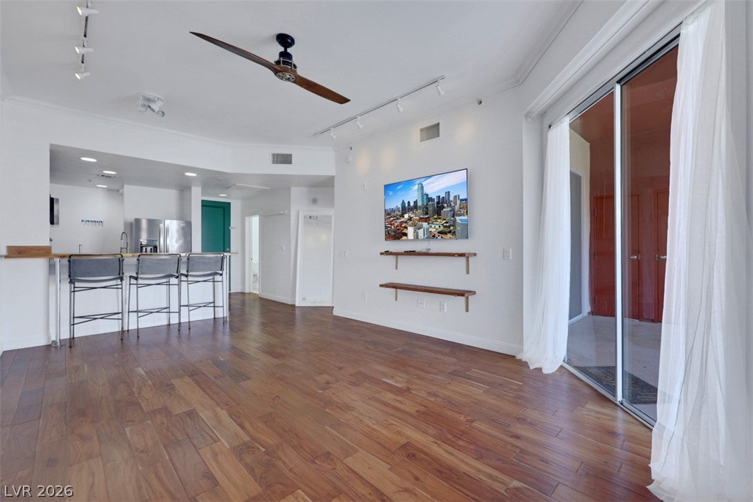 47 E Agate Avenue 204