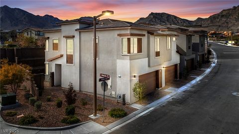 Townhouse For Rent - 633 Infinity Ridge Street<br/> Las Vegas, NV 89138