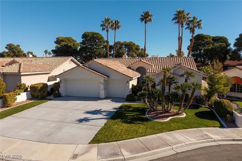 Photo of 2124 Mission Peak Circle, Las Vegas, NV 89146 (MLS # 2749843)