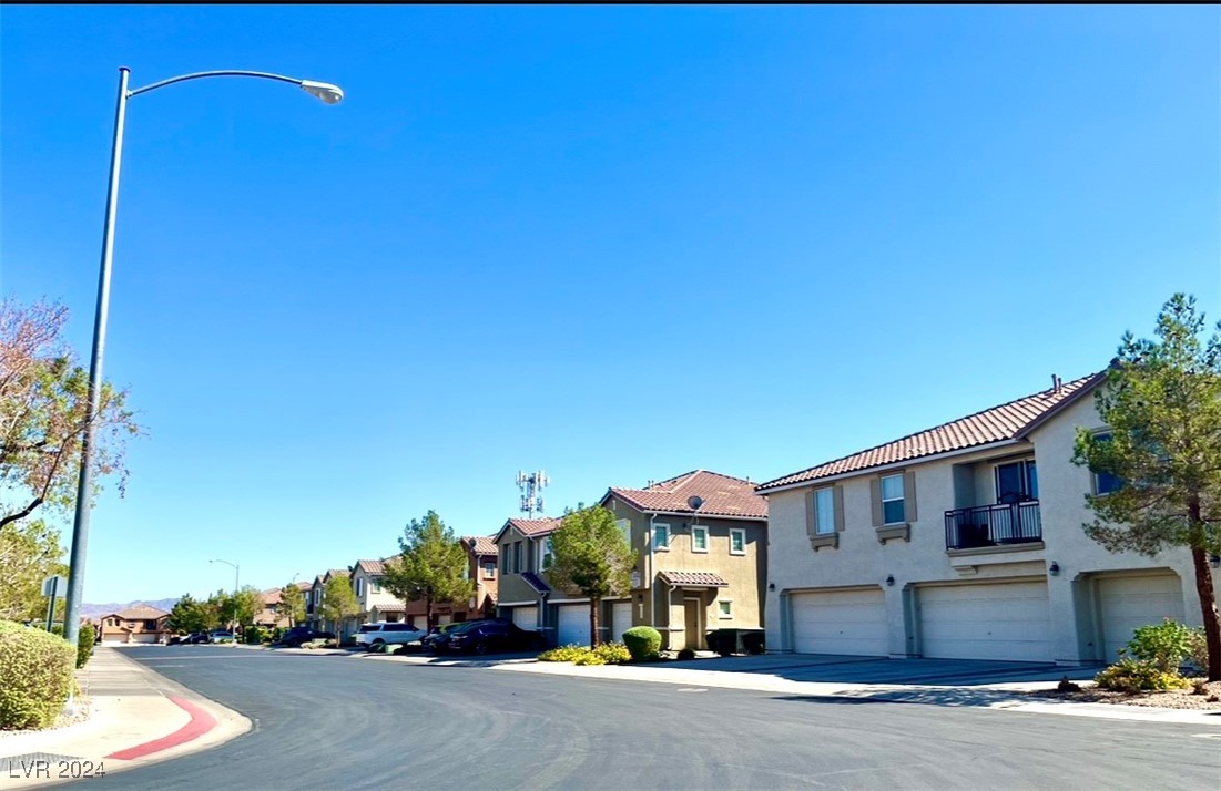 1363 Grass Creek Avenue #1, Henderson, Nevada image 3