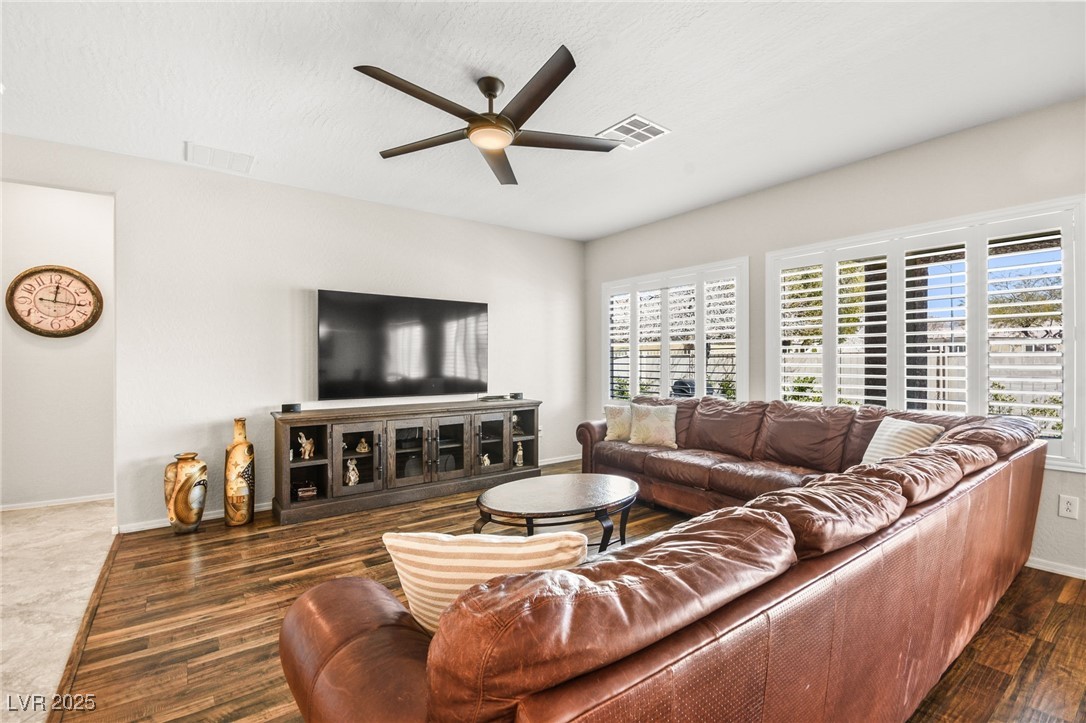 2104 Willow Wren Drive, North Las Vegas, Nevada image 16