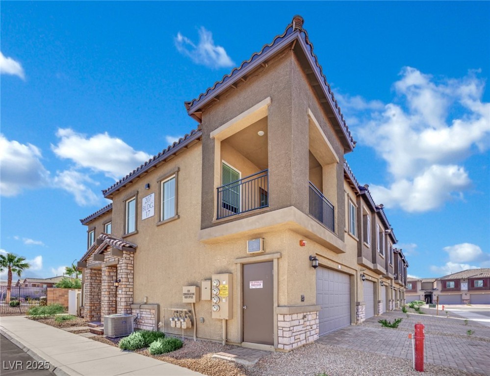 207 Callen Falls Avenue 1725