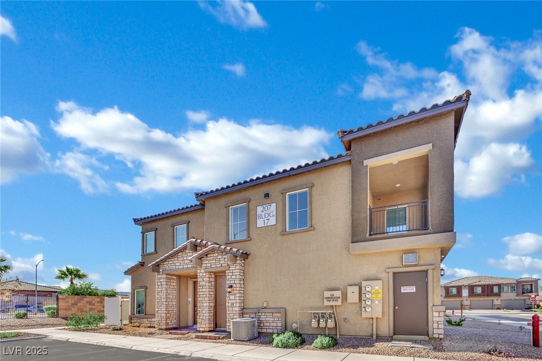 207 Callen Falls Avenue 1725