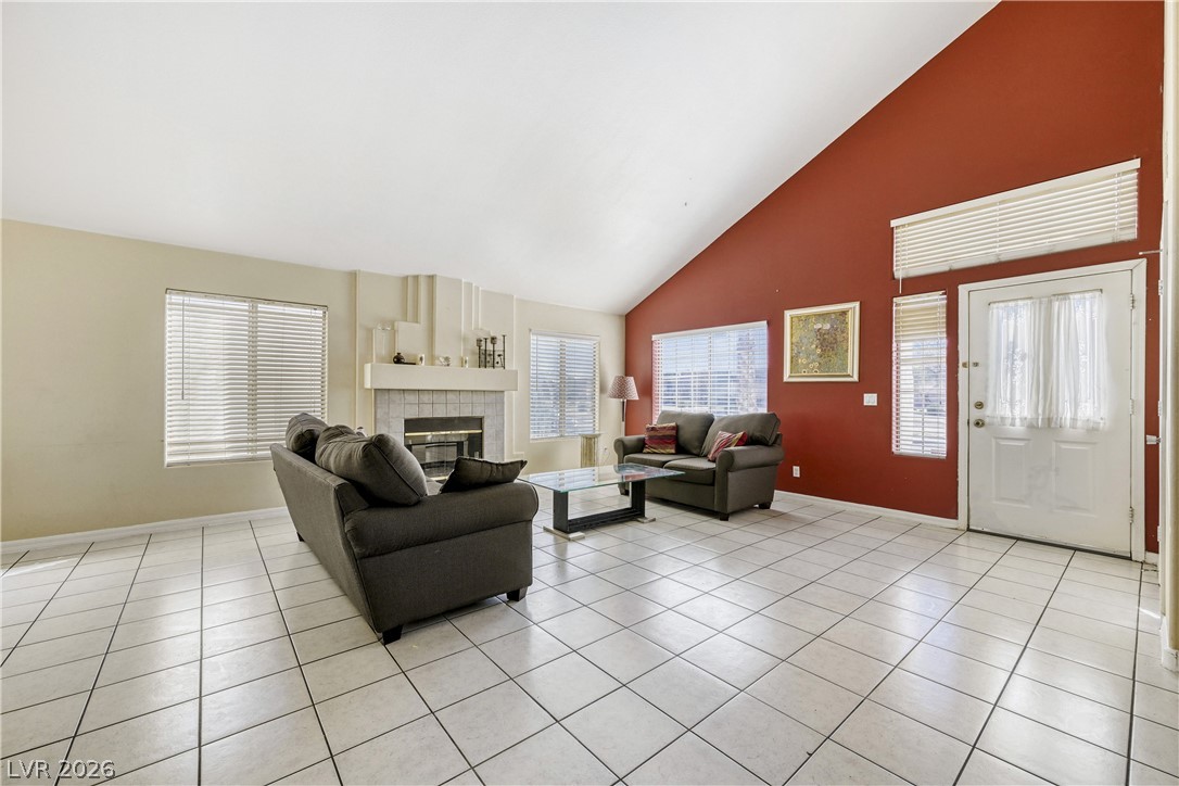 7842 W Gilmore Avenue