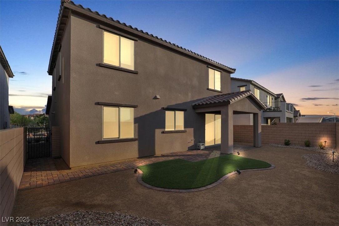 Henderson, Nevada 89015, United States, 4 Bedrooms Bedrooms, ,3 BathroomsBathrooms,Residential,Active,201194