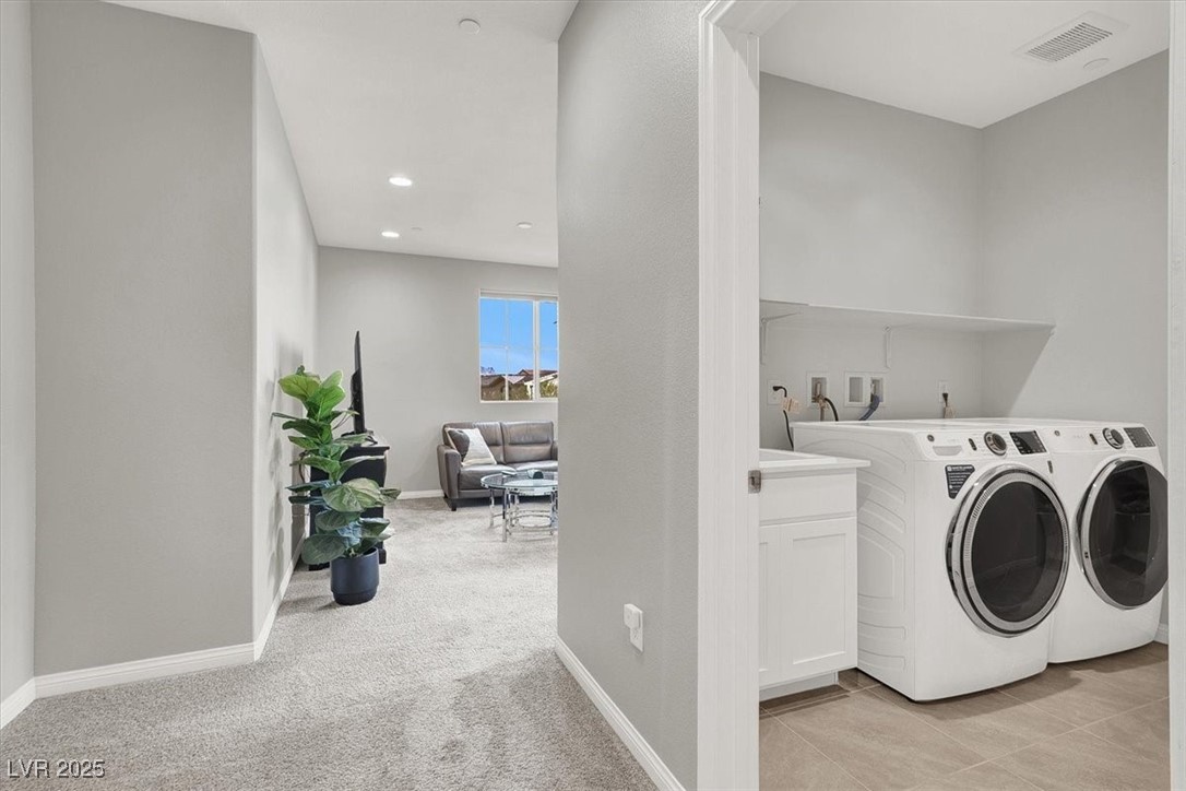 Henderson, Nevada 89015, United States, 4 Bedrooms Bedrooms, ,3 BathroomsBathrooms,Residential,Active,201194