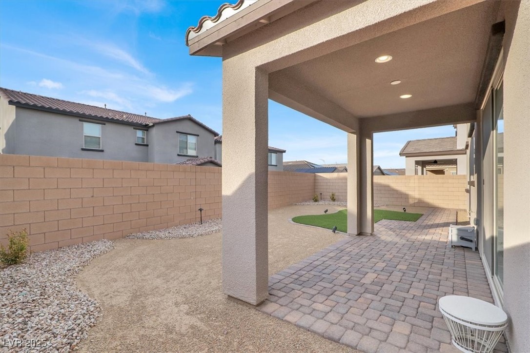 Henderson, Nevada 89015, United States, 4 Bedrooms Bedrooms, ,3 BathroomsBathrooms,Residential,Active,201194