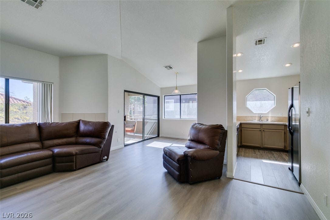 5054 S Rainbow Boulevard 202