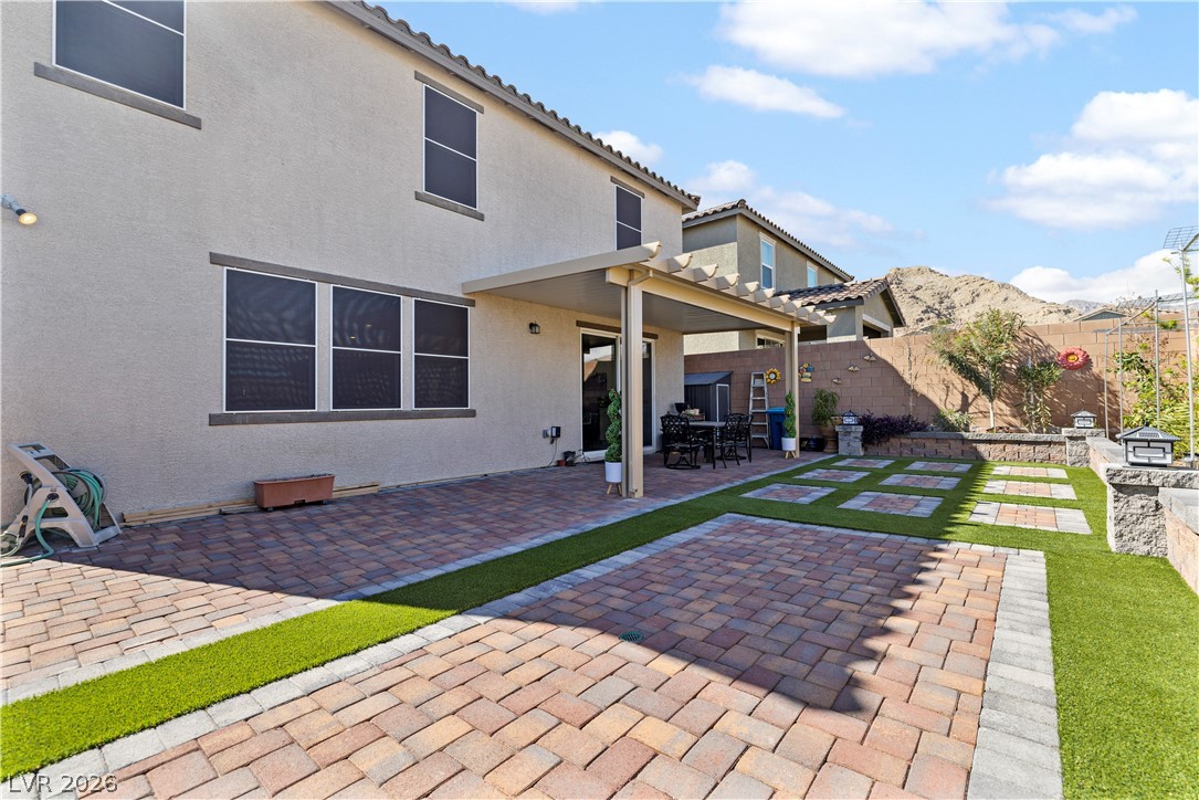 10854 Gentle Crest Avenue